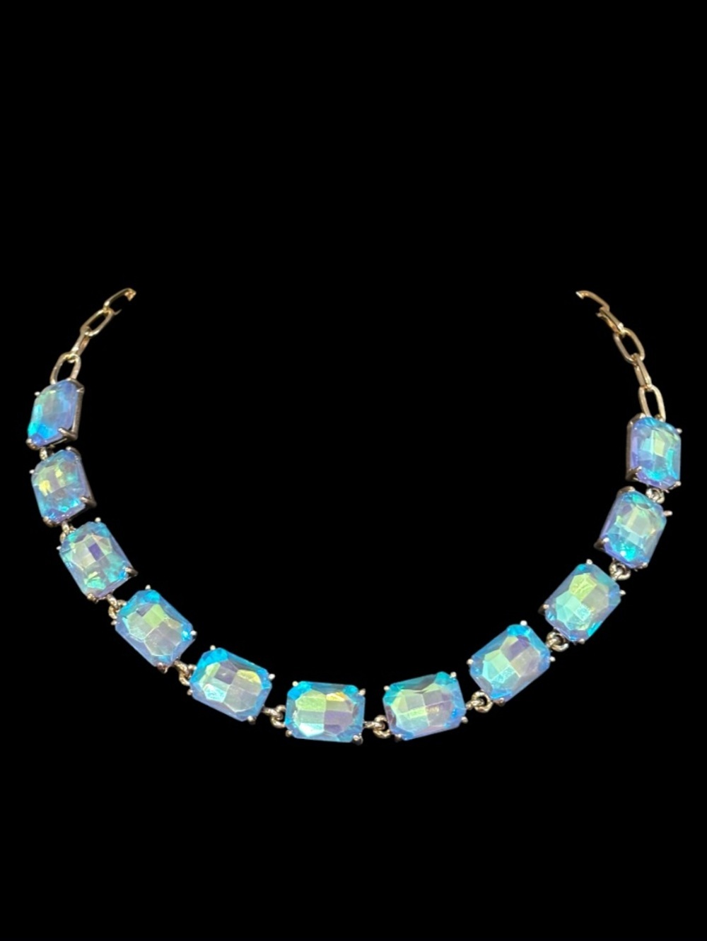 Chic& Chic New ork White Opal Crystal Sparkling Statement Necklace NWT